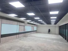 建置智慧型黑板與多元教學設備，強化師生互動與教學空間運用，提升整體教學環境與學習體驗。